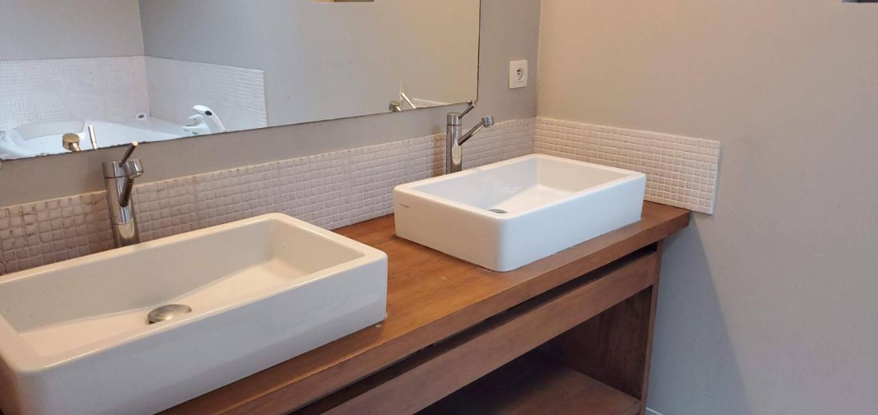 Le Sequoia Bed & Breakfast Velles  Luaran gambar